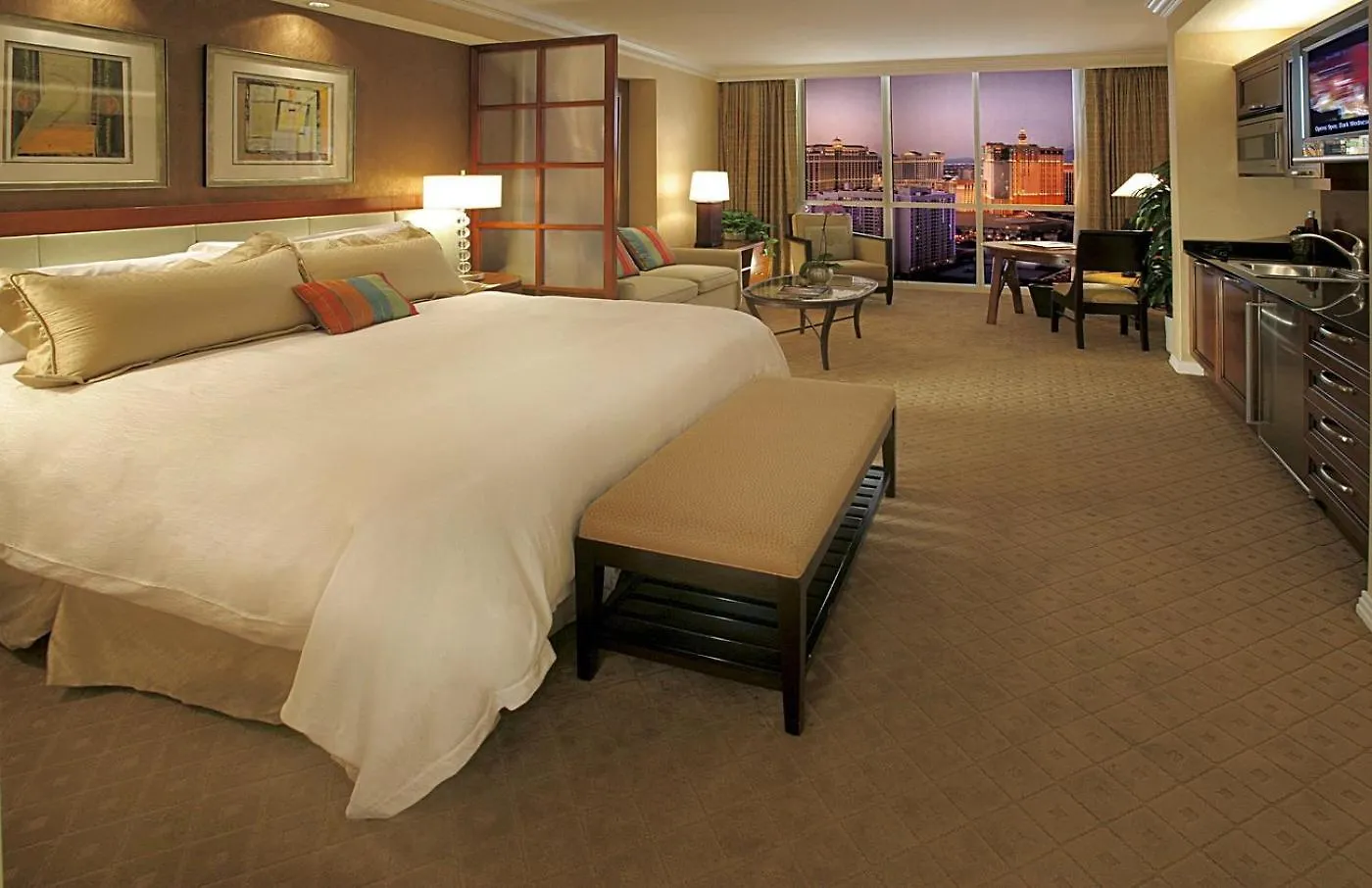 Signature- Balcony Strip View- High Floor- No Parking Fee Las Vegas Aparthotel
